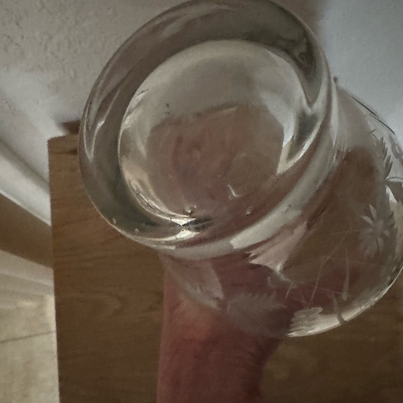 Vintage Floral Etched Crystal Vase from Romania - Picture 3 of 5